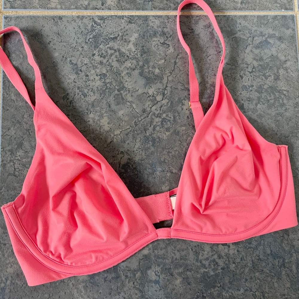 Victoria’s Secret — Plunge Bra Bright Pink 32D